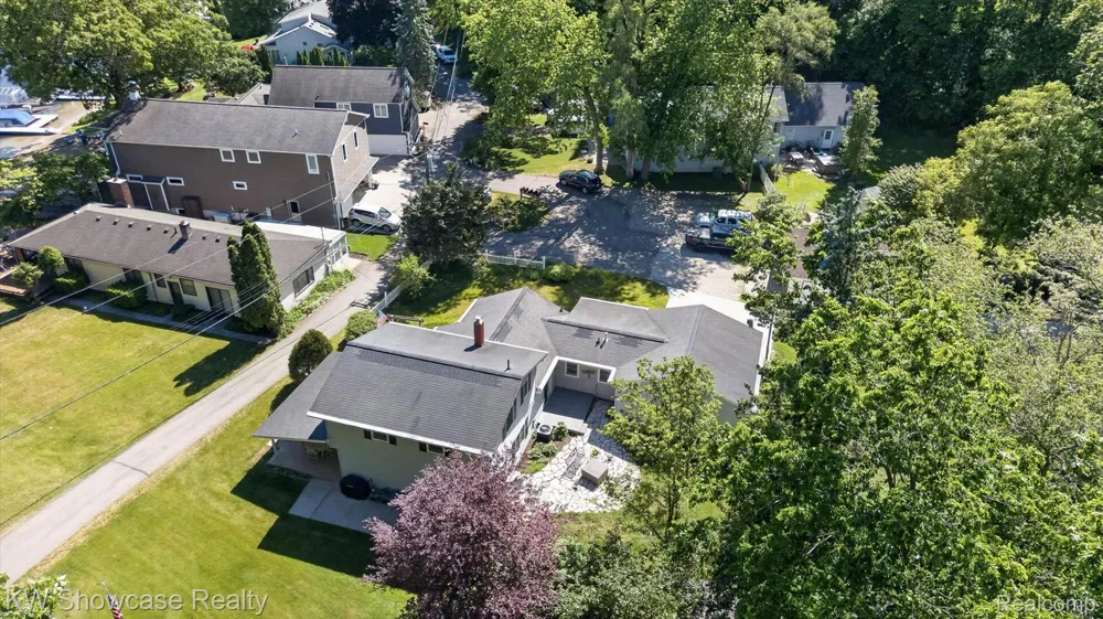 612 Sunrise Park Genoa Township, MI 48843