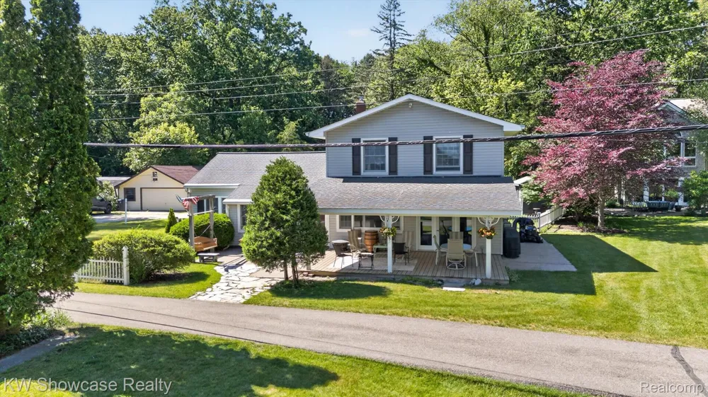 612 Sunrise Park Genoa Township, MI 48843