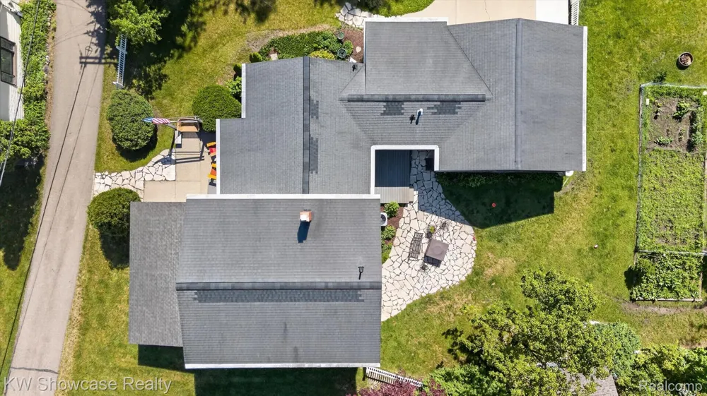 612 Sunrise Park Genoa Township, MI 48843