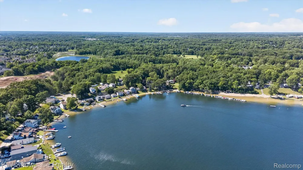 612 Sunrise Park Genoa Township, MI 48843