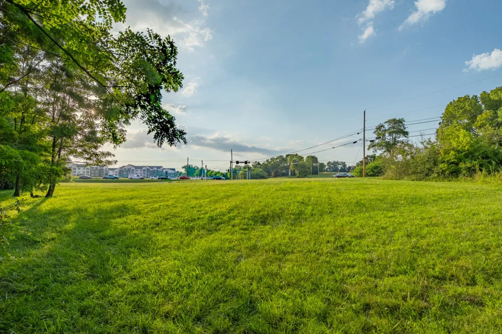 2408 Nashville Hwy Columbia, TN 38401