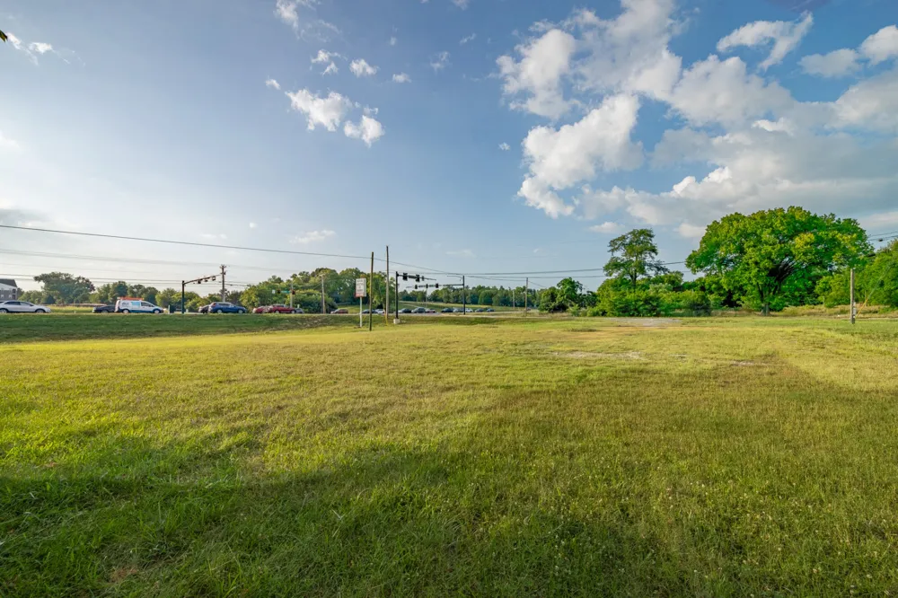 2408 Nashville Hwy Columbia, TN 38401
