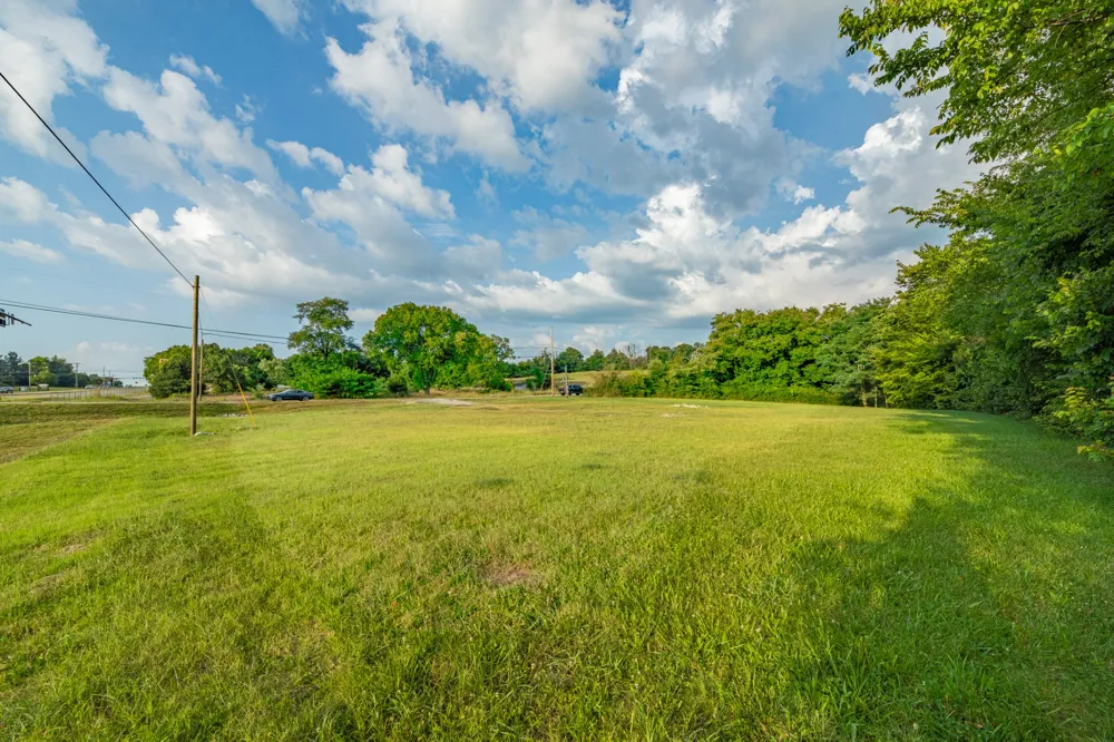 2408 Nashville Hwy Columbia, TN 38401
