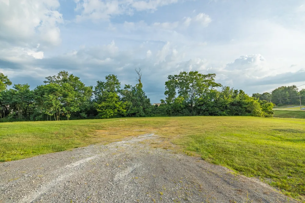 2408 Nashville Hwy Columbia, TN 38401