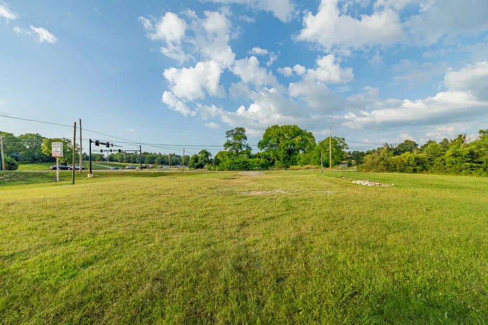 2408 Nashville Hwy Columbia, TN 38401