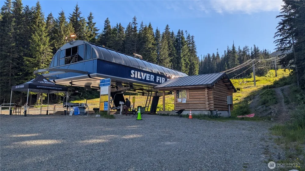 67891011 XX Pine Lane Snoqualmie Pass, WA 98068