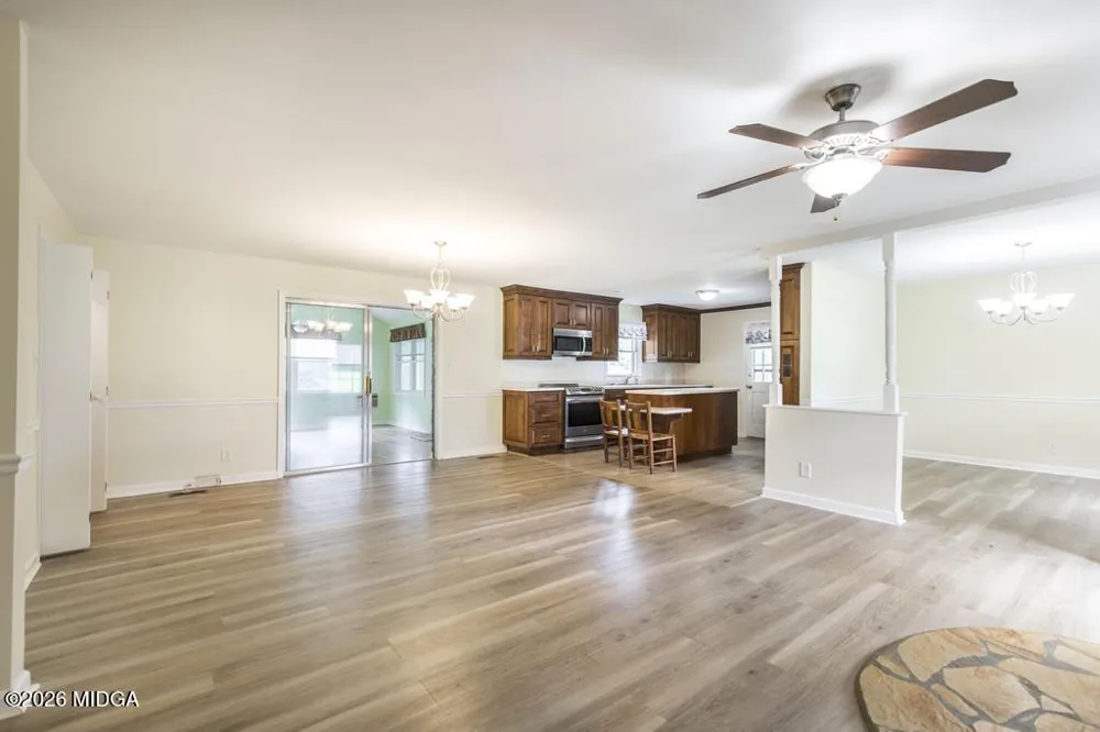 2567 Sofkee Circle Lizella, GA 31052