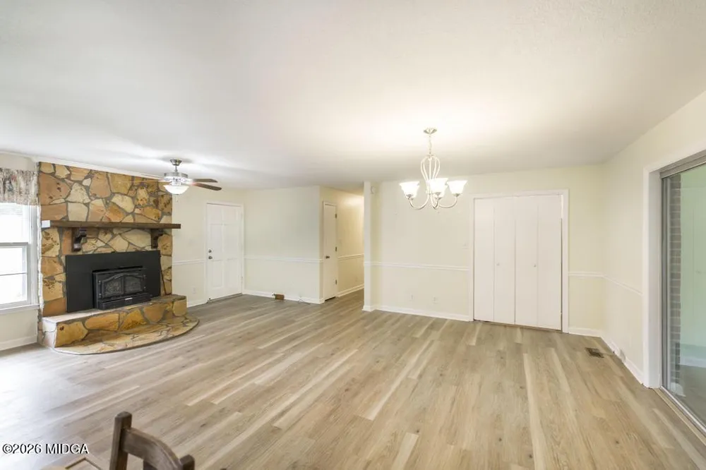 2567 Sofkee Circle Lizella, GA 31052