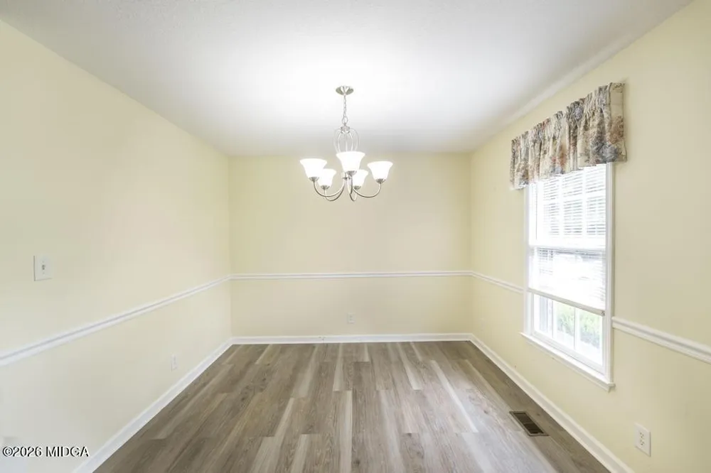 2567 Sofkee Circle Lizella, GA 31052