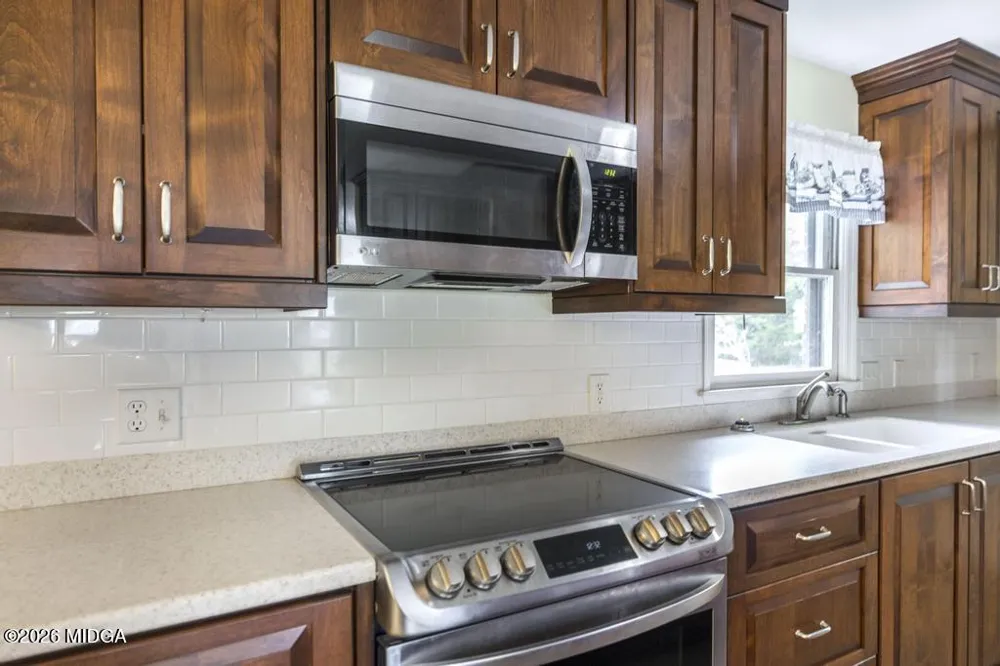 2567 Sofkee Circle Lizella, GA 31052
