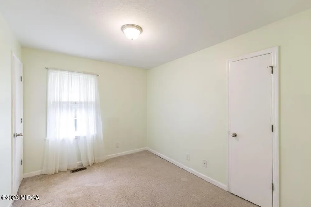 2567 Sofkee Circle Lizella, GA 31052
