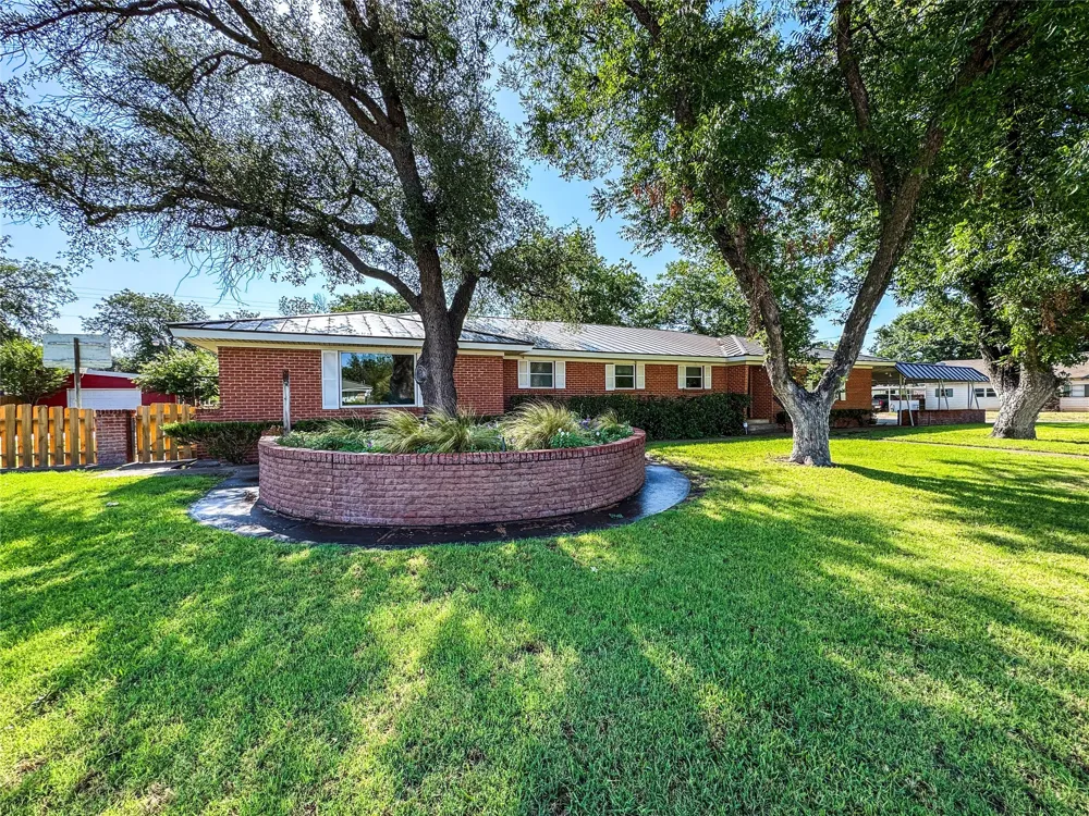 1102 Avenue G Haskell, TX 79521