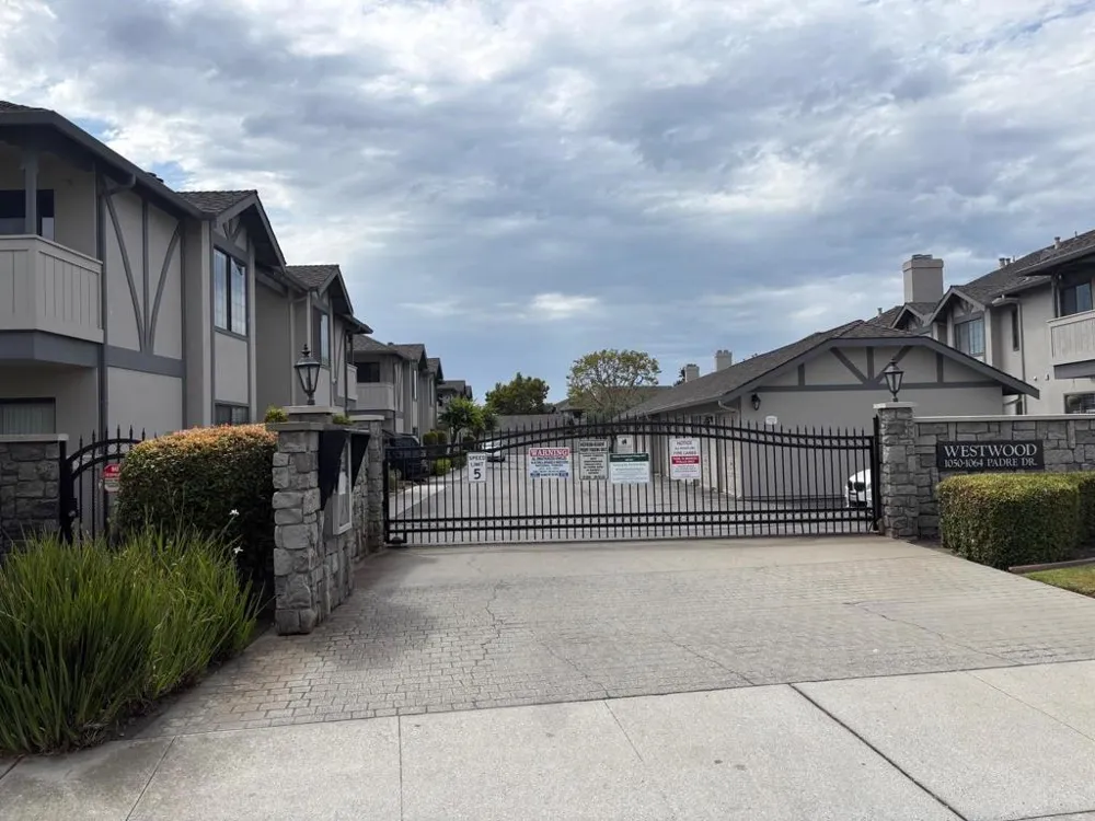 1056 Padre Drive #5 Salinas, CA 93901