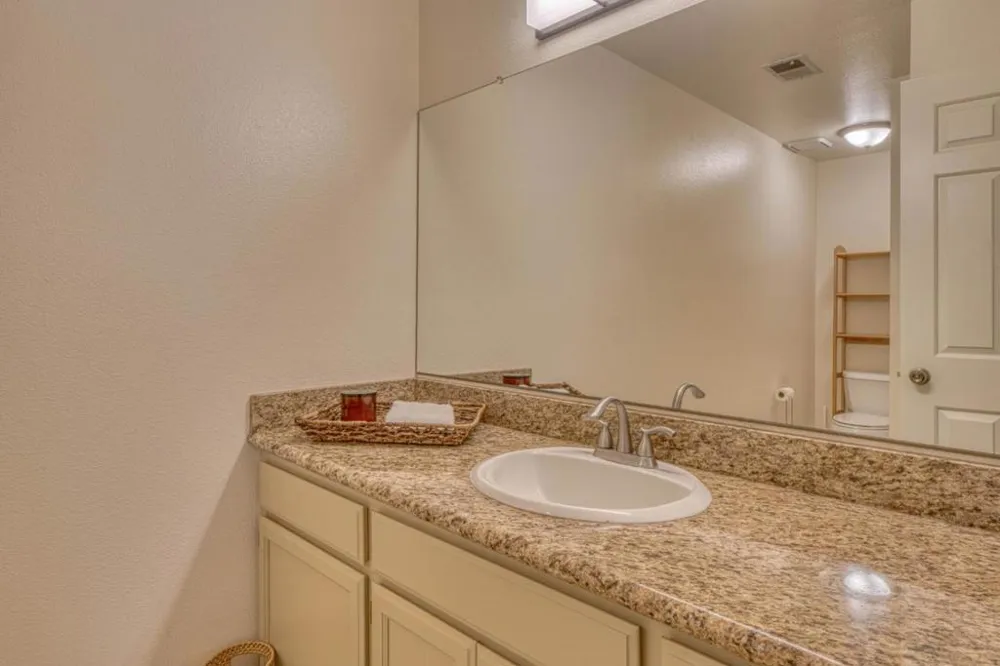 1056 Padre Drive #5 Salinas, CA 93901