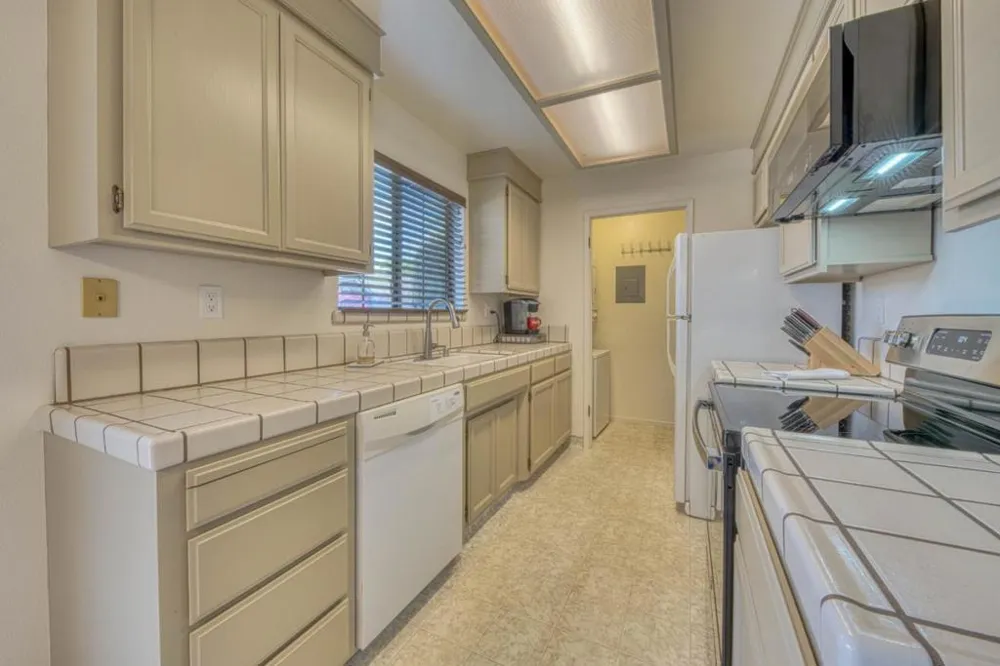 1056 Padre Drive #5 Salinas, CA 93901