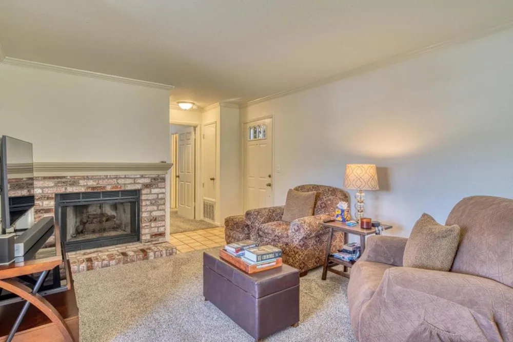 1056 Padre Drive #5 Salinas, CA 93901