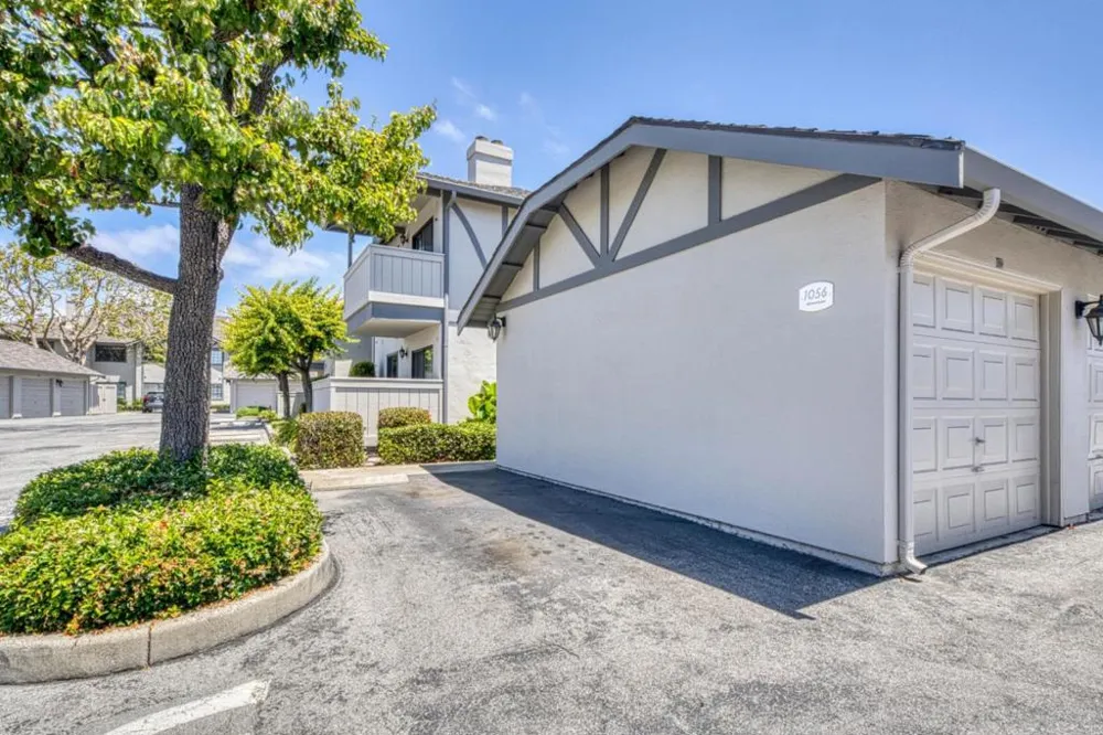 1056 Padre Drive #5 Salinas, CA 93901