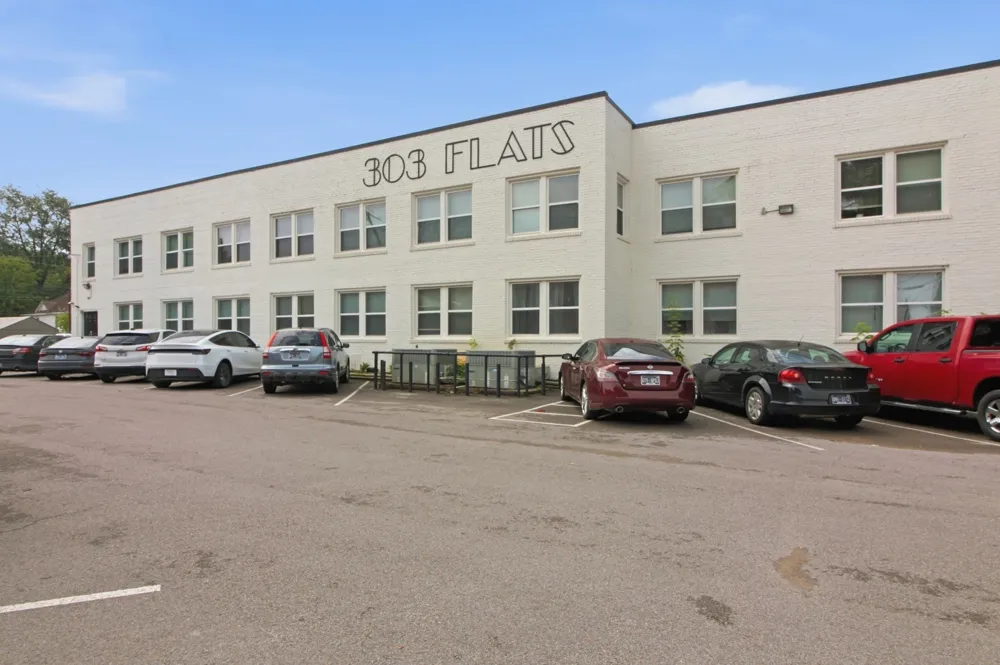 303 S Poplar St Paris, TN 38242