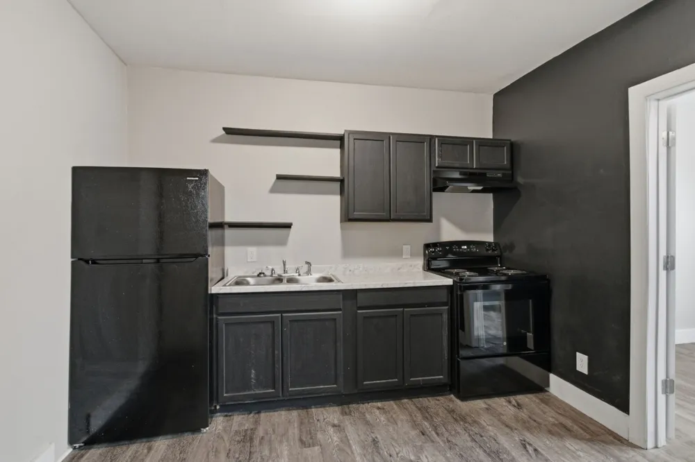 303 S Poplar St Paris, TN 38242