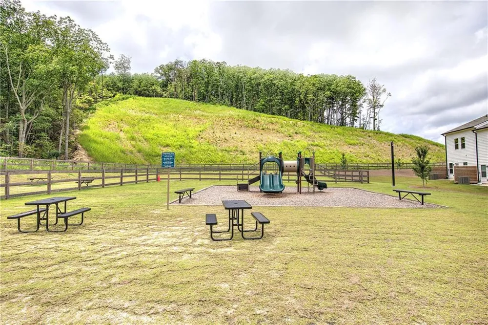 261 Dupont Drive Cartersville, GA 30121