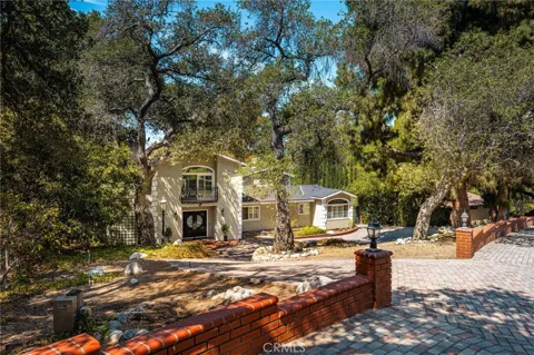8355 La Sierra