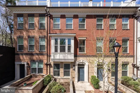 10326 GROSVENOR PLACE
