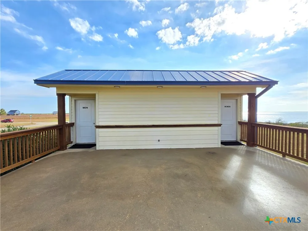 3345 Bay Point Drive Palacios, TX 77465