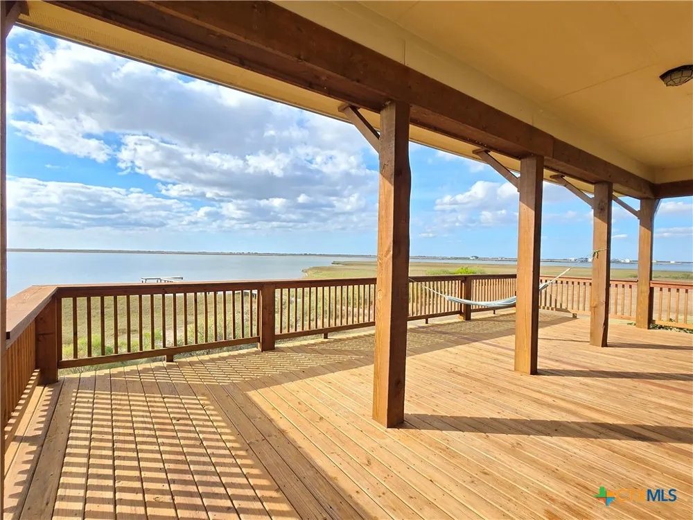 3345 Bay Point Drive Palacios, TX 77465