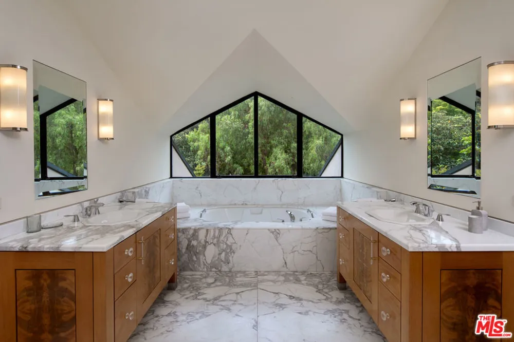 74 Atherton Avenue Atherton, CA 94027