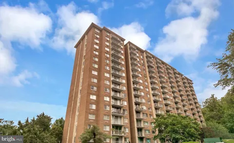2059 HUNTINGTON AVENUE #907