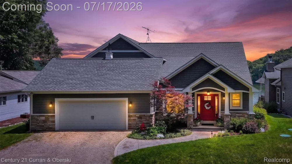 2770 Cozy Cove Waterloo Township, MI 49240