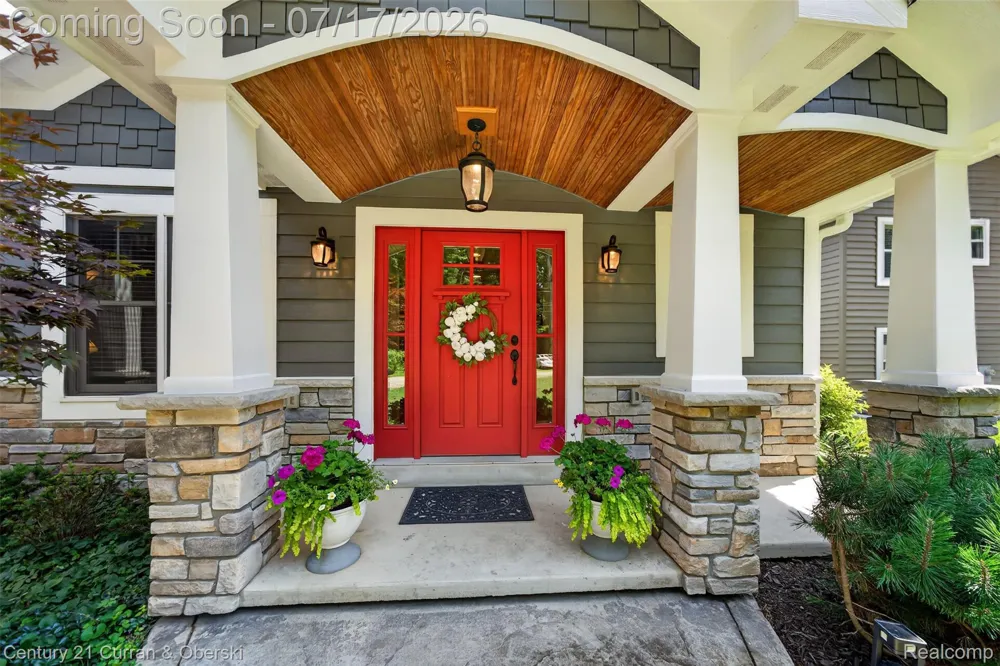 2770 Cozy Cove Waterloo Township, MI 49240
