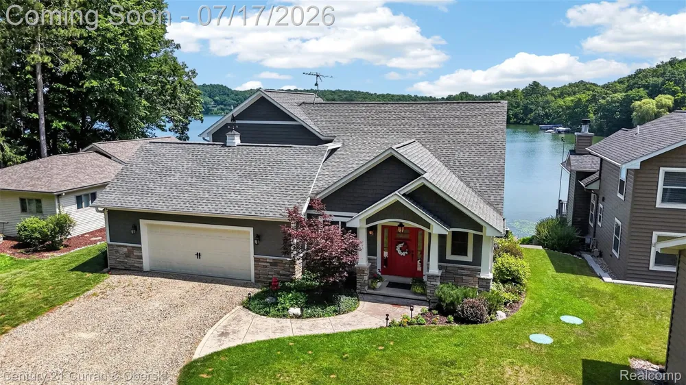 2770 Cozy Cove Waterloo Township, MI 49240