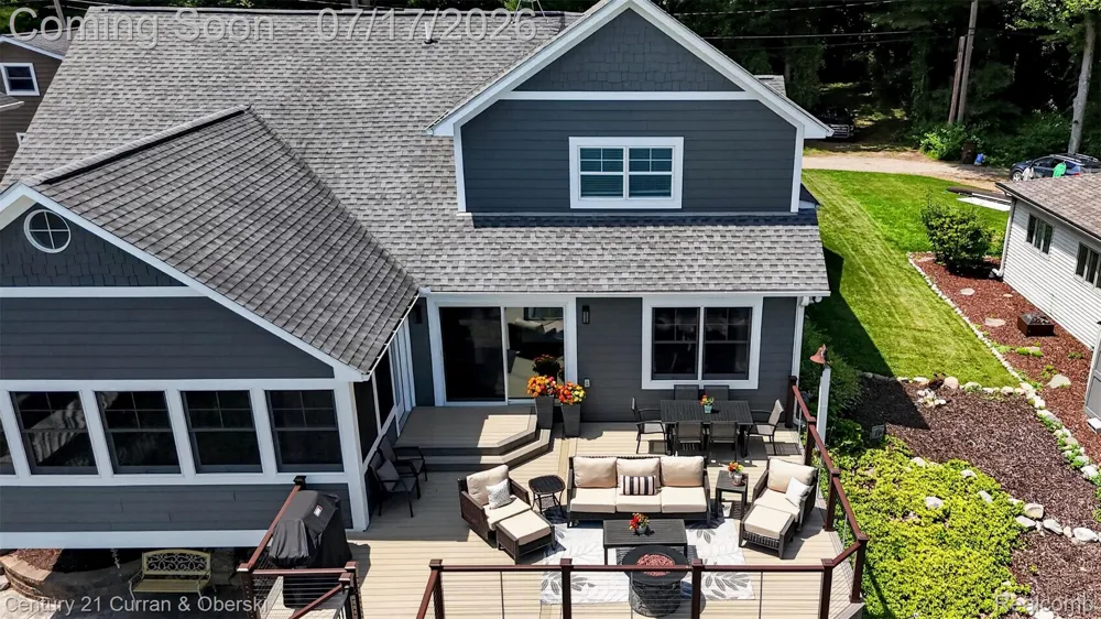 2770 Cozy Cove Waterloo Township, MI 49240
