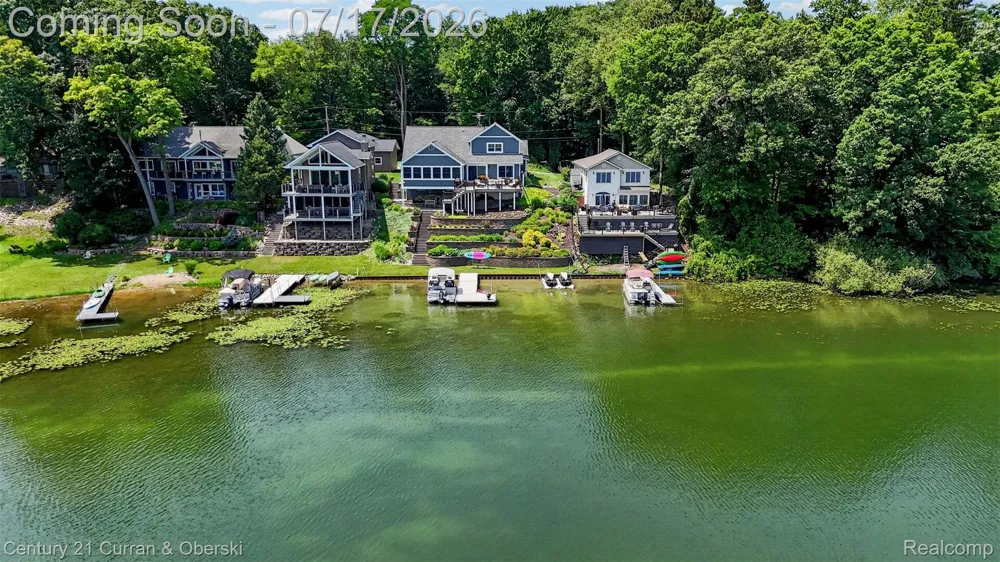 2770 Cozy Cove Waterloo Township, MI 49240