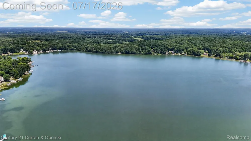 2770 Cozy Cove Waterloo Township, MI 49240