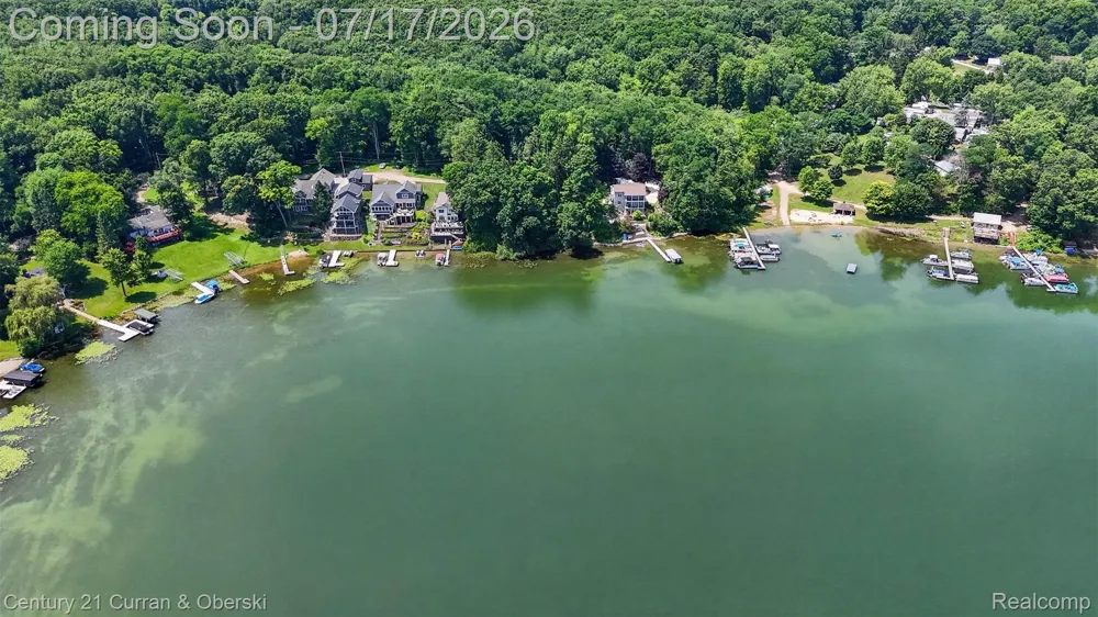 2770 Cozy Cove Waterloo Township, MI 49240