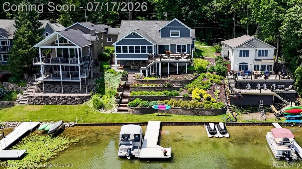 2770 Cozy Cove Waterloo Township, MI 49240