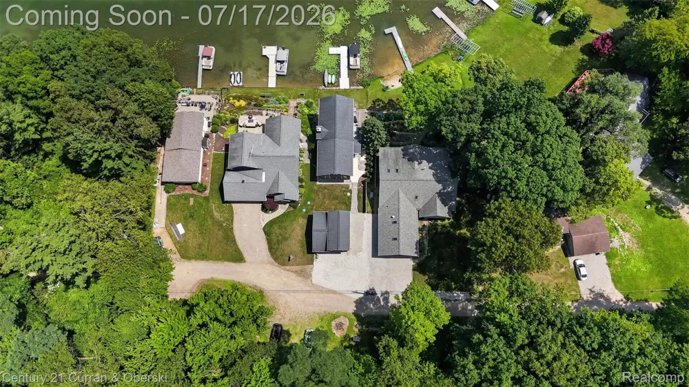 2770 Cozy Cove Waterloo Township, MI 49240