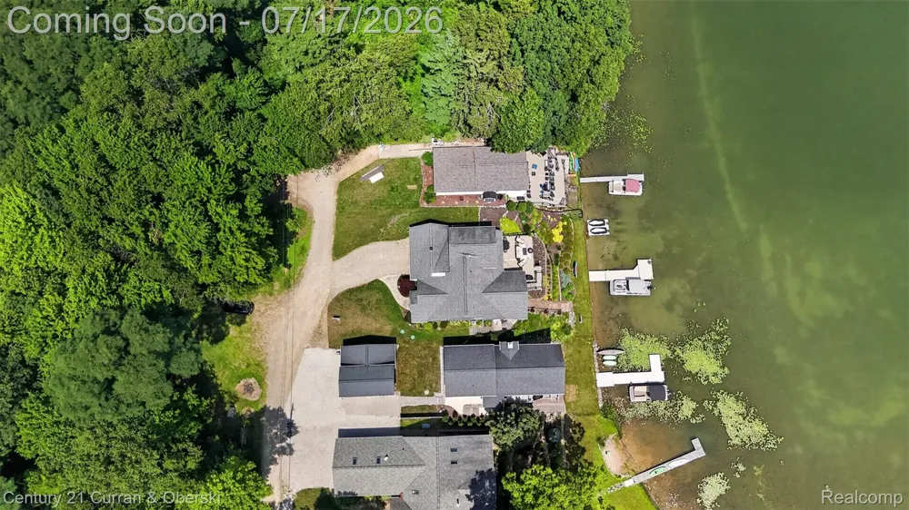 2770 Cozy Cove Waterloo Township, MI 49240
