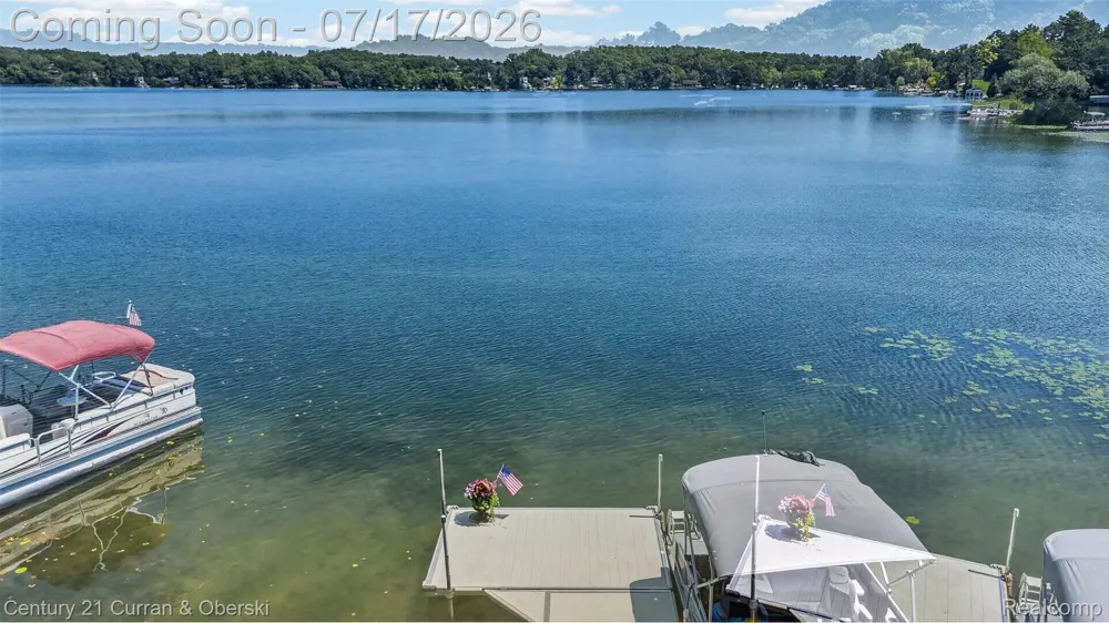 2770 Cozy Cove Waterloo Township, MI 49240