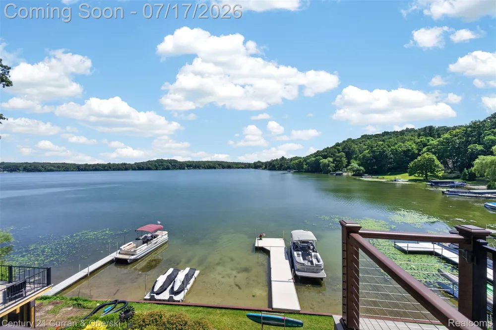2770 Cozy Cove Waterloo Township, MI 49240