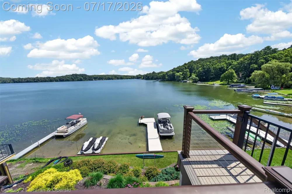 2770 Cozy Cove Waterloo Township, MI 49240