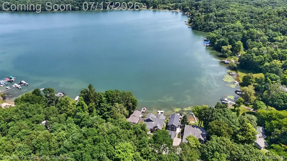 2770 Cozy Cove Waterloo Township, MI 49240