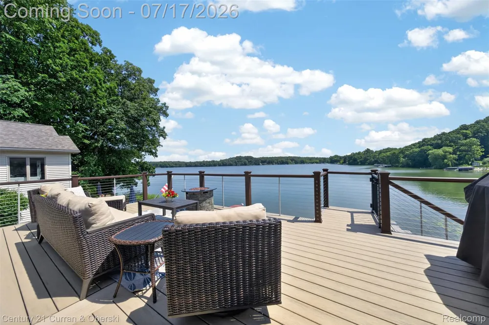 2770 Cozy Cove Waterloo Township, MI 49240