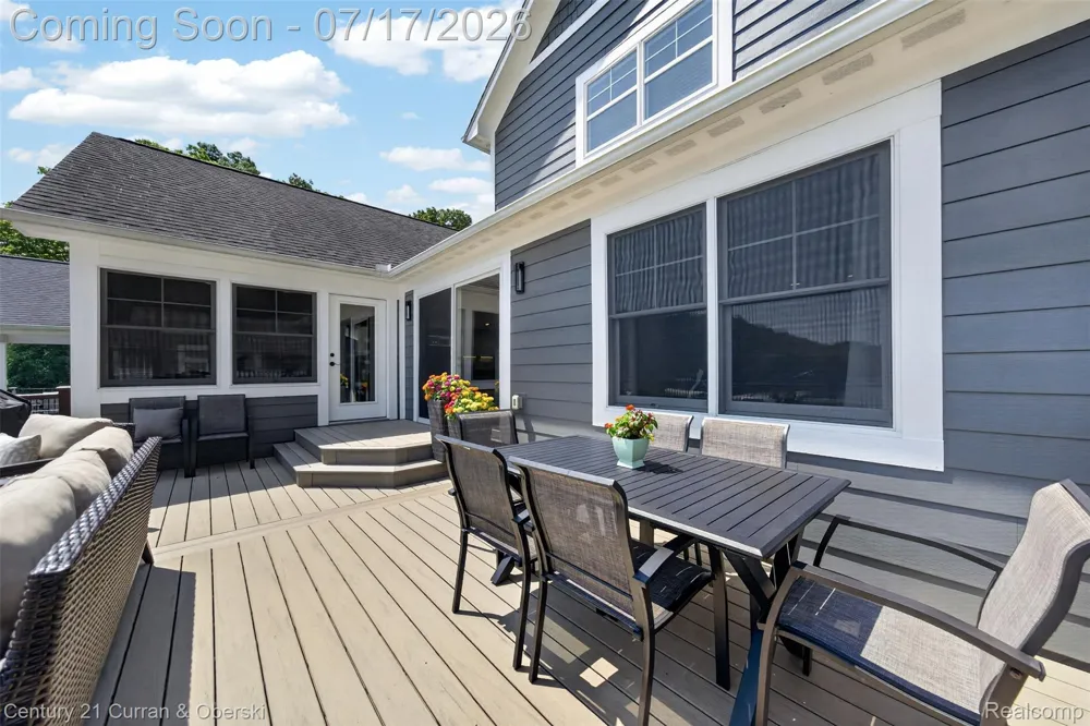 2770 Cozy Cove Waterloo Township, MI 49240