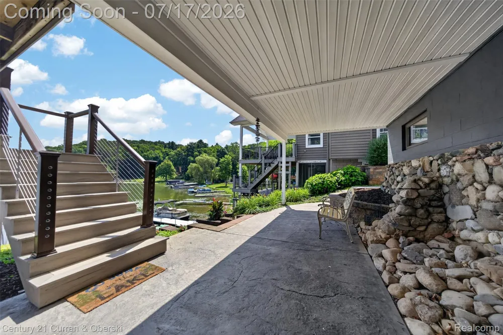 2770 Cozy Cove Waterloo Township, MI 49240