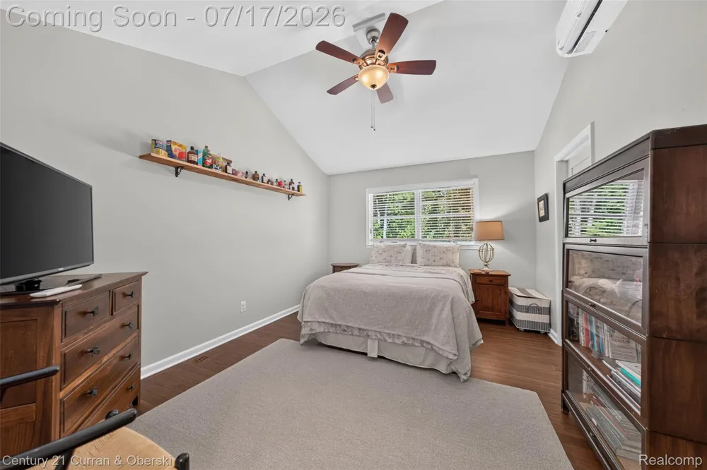 2770 Cozy Cove Waterloo Township, MI 49240