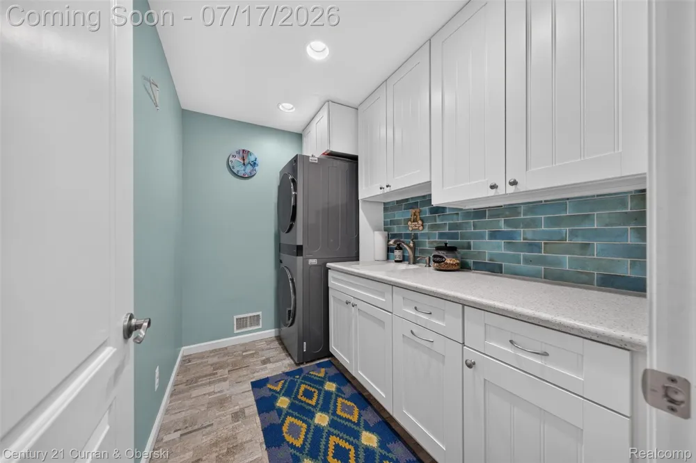 2770 Cozy Cove Waterloo Township, MI 49240