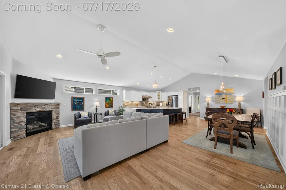 2770 Cozy Cove Waterloo Township, MI 49240